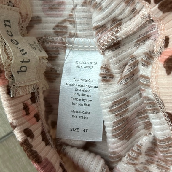 2/$18 NWT Girls Pink Ruffle Sweatshirt and Floral Leggings Set - Size 4T - Picture 12 of 14